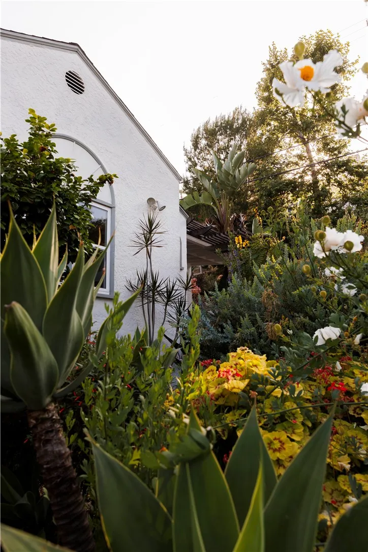2958 Swan, Los Angeles, California 90026 home-pic-37