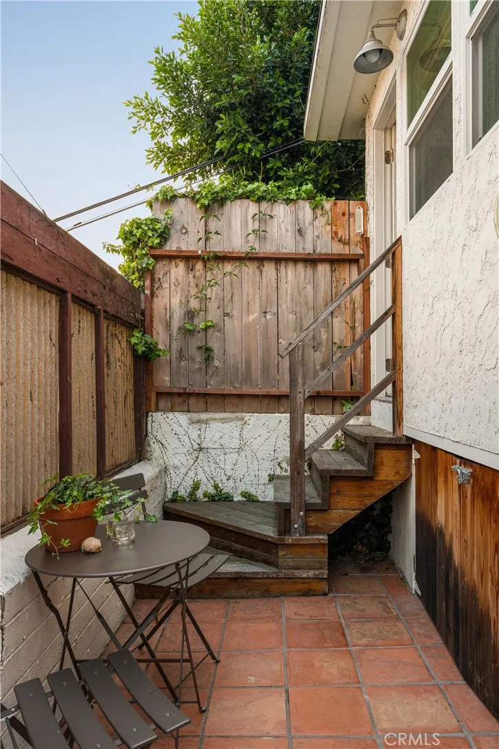 2958 Swan, Los Angeles, California 90026 home-pic-33