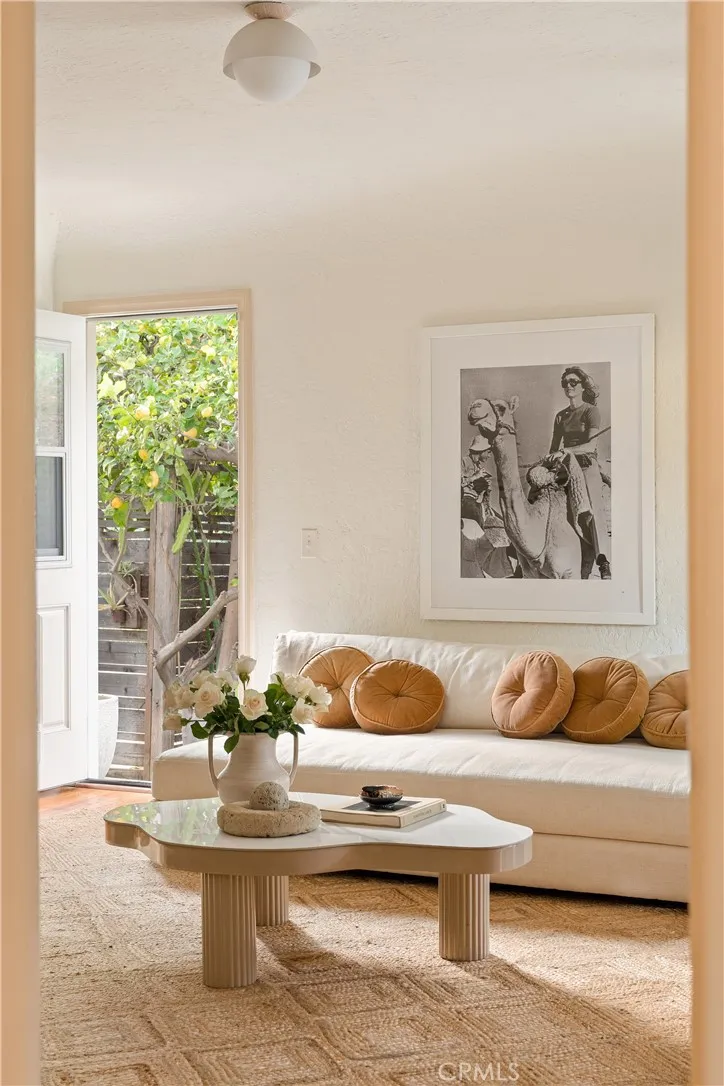 2958 Swan, Los Angeles, California 90026 home-pic-17
