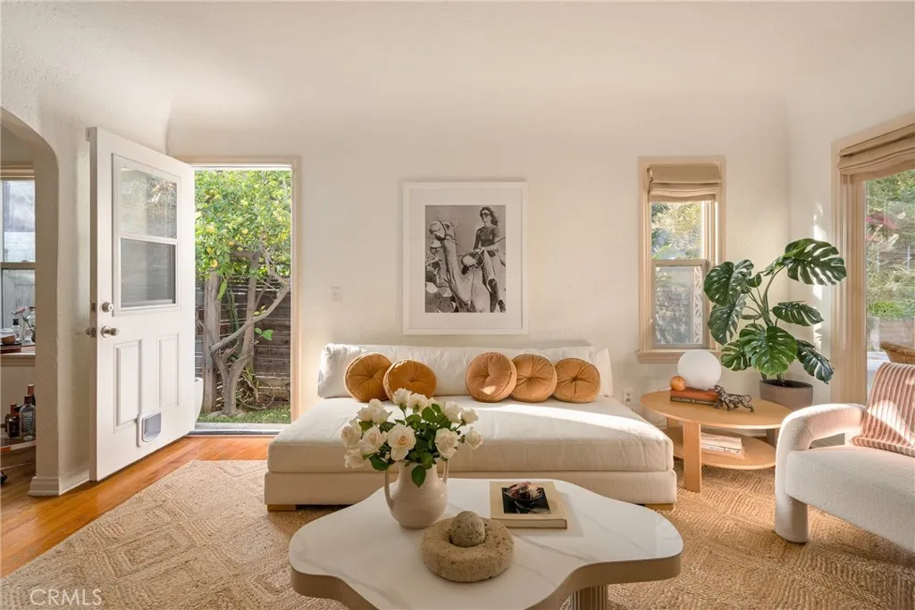 2958 Swan, Los Angeles, California 90026 home-pic-8