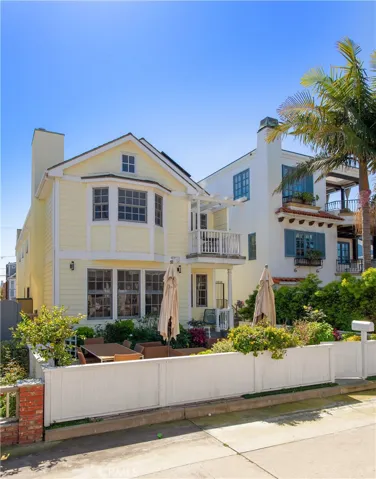 336 10th Street, Manhattan Beach, California 90266