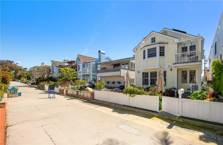 336 10th Street, Manhattan Beach, California 90266