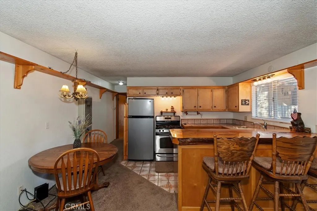 676 Pine Lane, Sugarloaf, California 92386 home-pic-10
