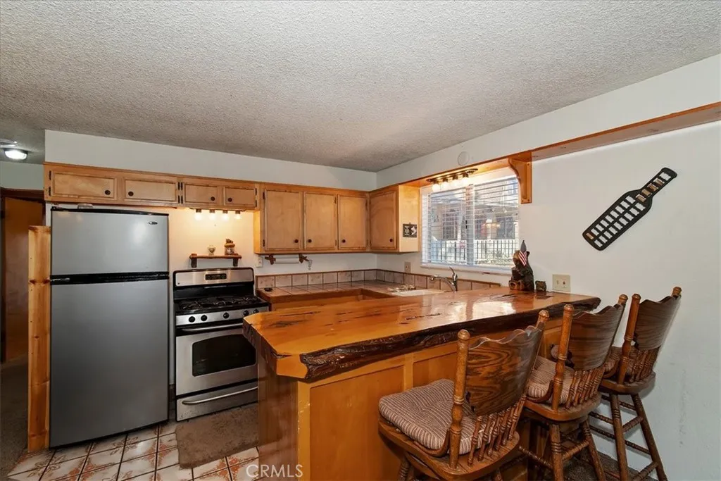 676 Pine Lane, Sugarloaf, California 92386 home-pic-11