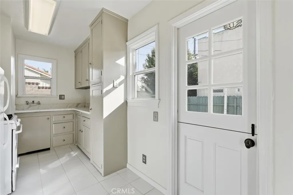 650 Roycroft, Long Beach, California 90814 home-pic-41