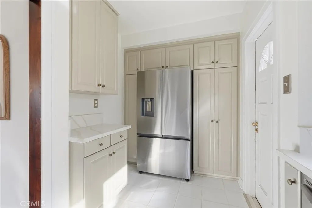 650 Roycroft, Long Beach, California 90814 home-pic-38