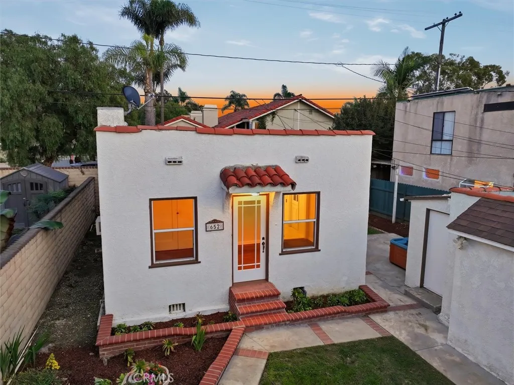 650 Roycroft, Long Beach, California 90814 home-pic-33