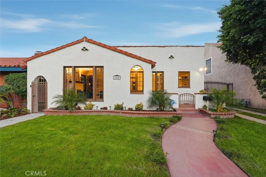 650 Roycroft, Long Beach, California 90814 home-pic-1