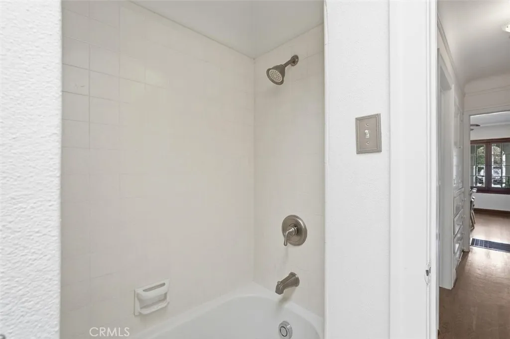 650 Roycroft, Long Beach, California 90814 home-pic-22