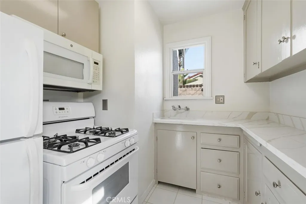 650 Roycroft, Long Beach, California 90814 home-pic-39