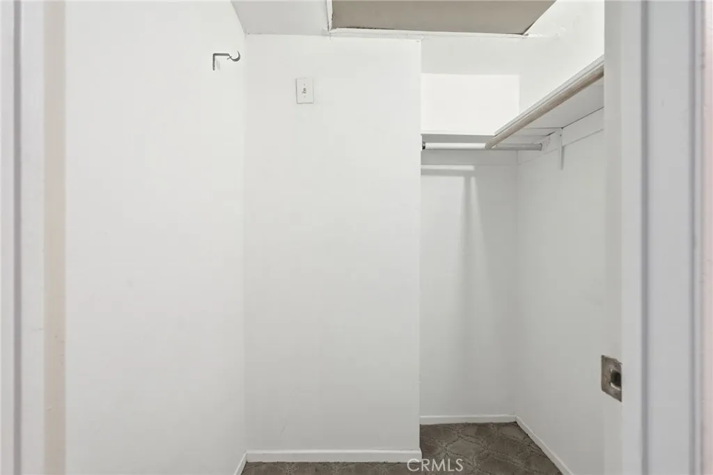 7045 Woodley Avenue 124, Lake Balboa, California 91406 home-pic-15