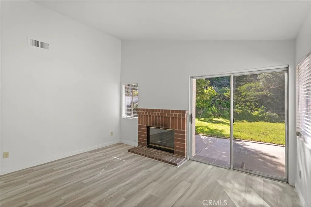3178 Dogwood Drive, Corona, California 92882 home-pic-10