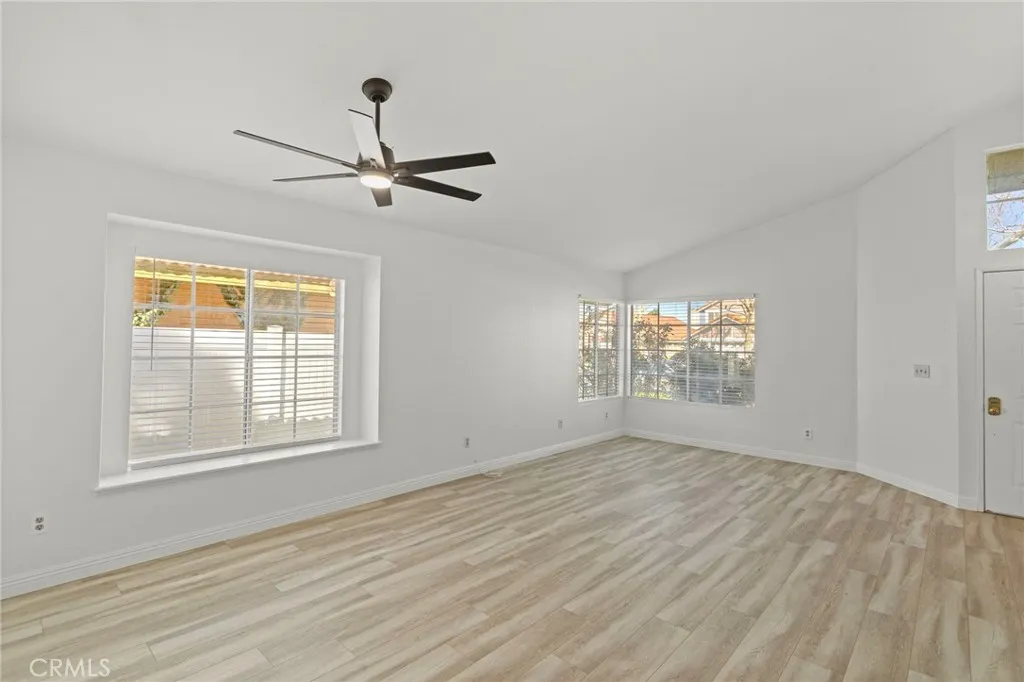 3178 Dogwood Drive, Corona, California 92882 home-pic-3
