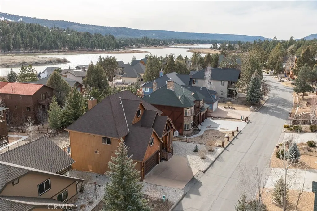 42550 Bear Loop, Big Bear City, California 92314 home-pic-2