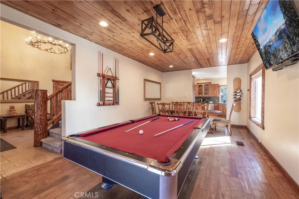 42550 Bear Loop, Big Bear City, California 92314 home-pic-10