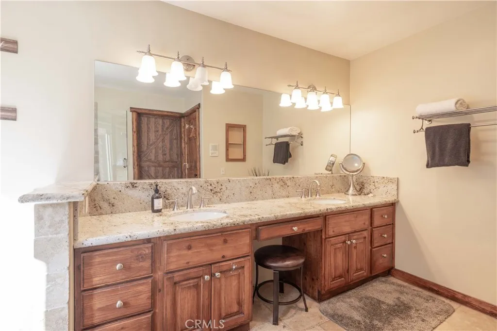 42550 Bear Loop, Big Bear City, California 92314 home-pic-14