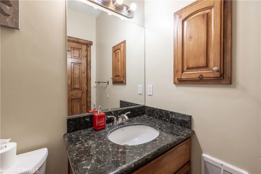 42550 Bear Loop, Big Bear City, California 92314 home-pic-26