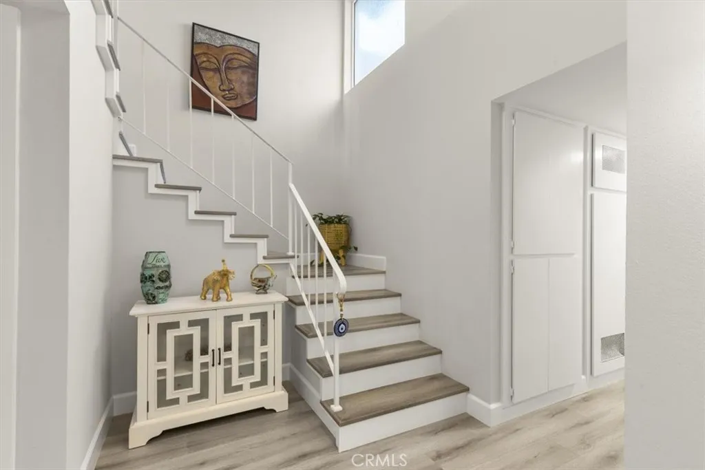 1353 Termino Avenue, Long Beach, California 90804 home-pic-2