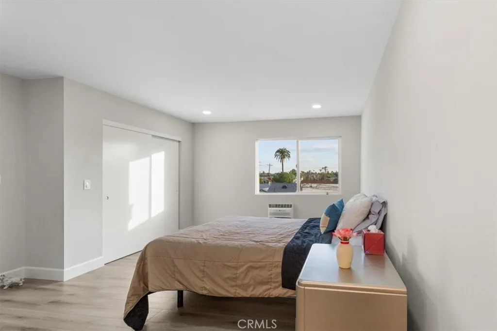 1353 Termino Avenue, Long Beach, California 90804 home-pic-26