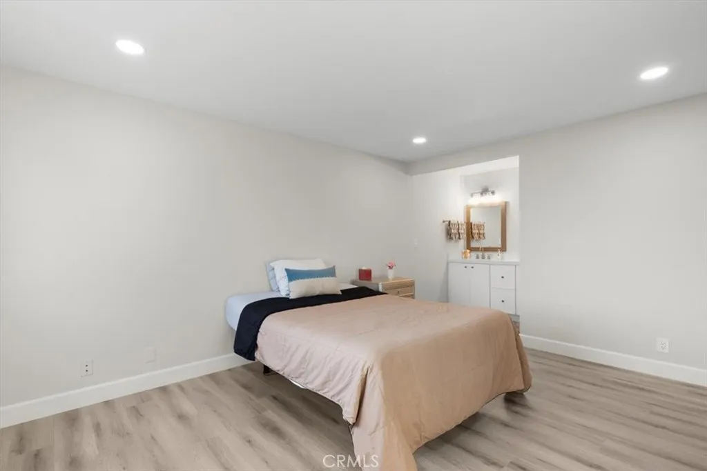 1353 Termino Avenue, Long Beach, California 90804 home-pic-25