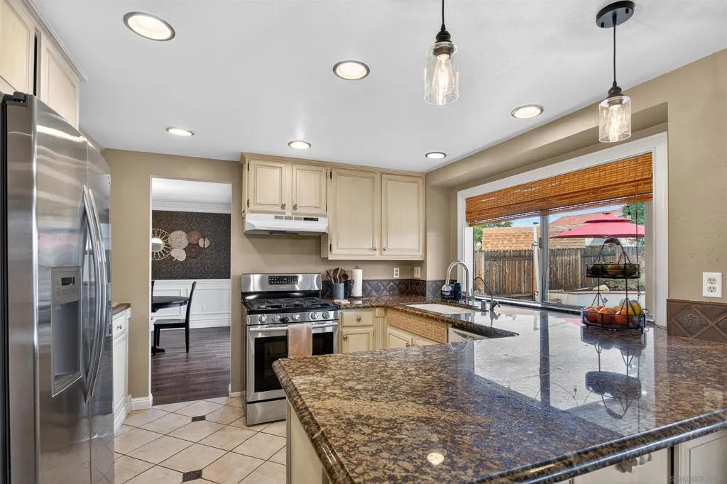 30932 Greensboro Dr, Temecula, California 92592 home-pic-6