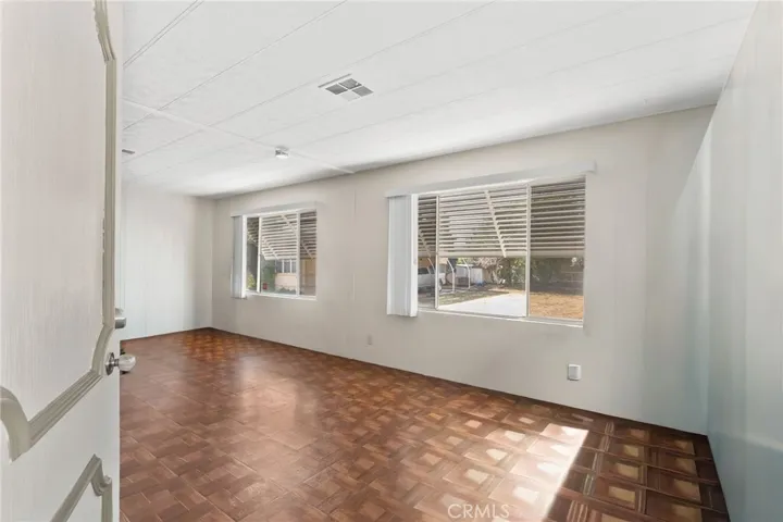 Living room (home entrance)