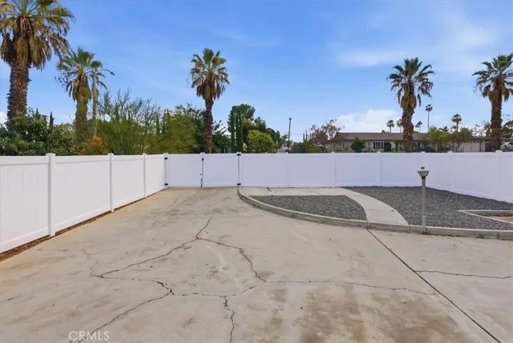 2111 Elsinore Road, Riverside, California 92506