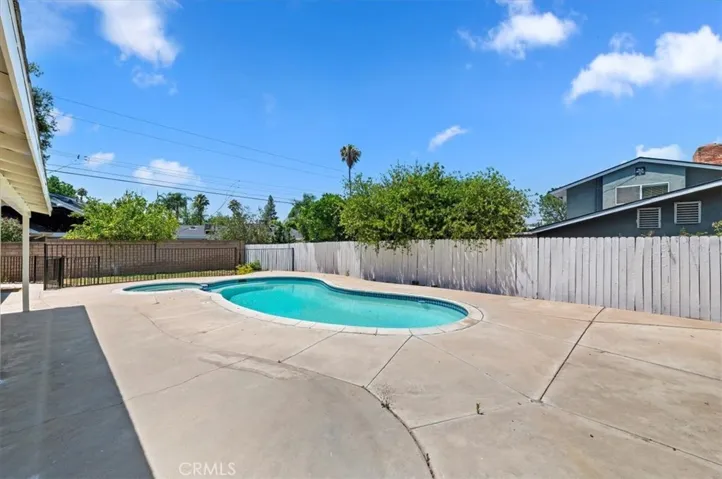 2111 Elsinore Road, Riverside, California 92506