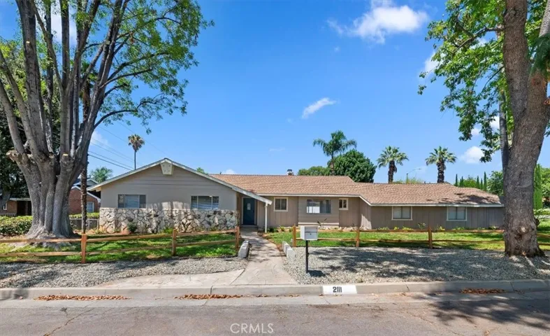 2111 Elsinore Road, Riverside, California 92506