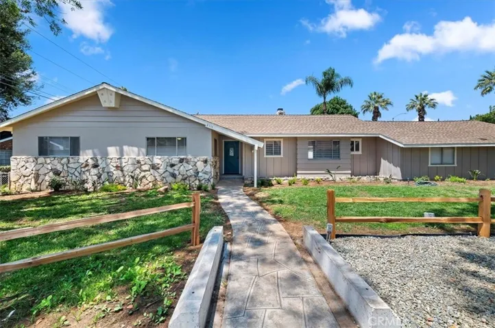 2111 Elsinore Road, Riverside, California 92506