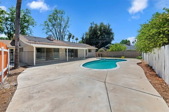 2111 Elsinore Road, Riverside, California 92506