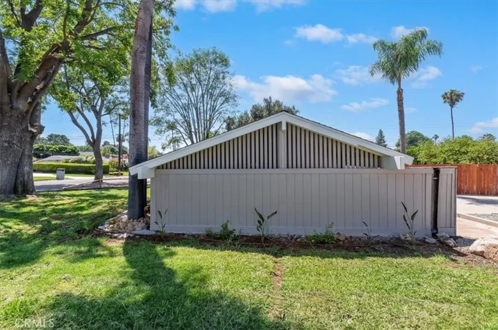 2111 Elsinore Road, Riverside, California 92506