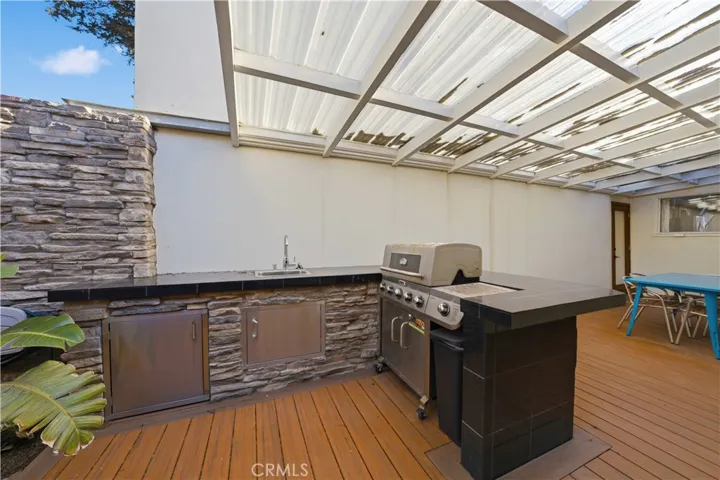 Outdoor Kitchen