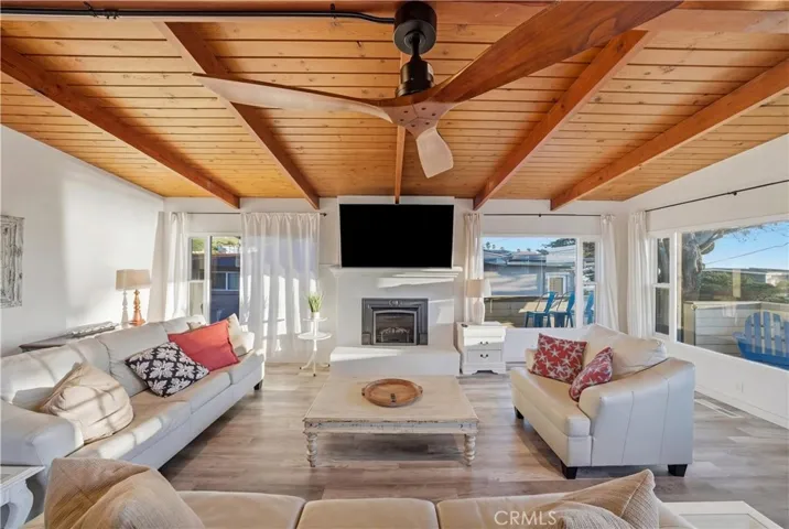 Living & Dining Area