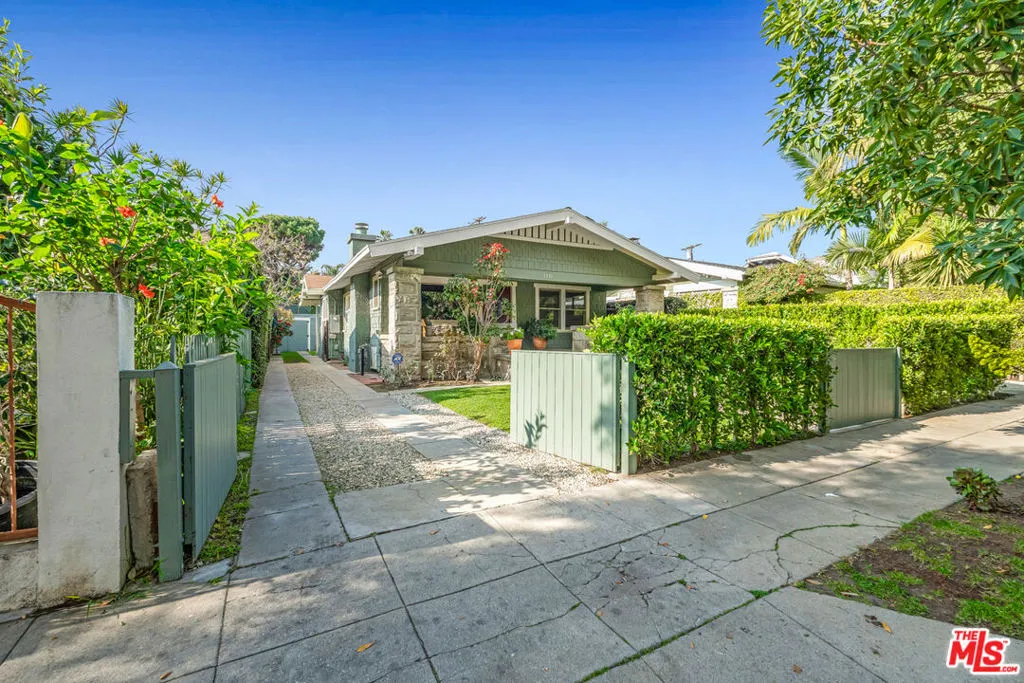 1331 N Cherokee Avenue, Los Angeles, California 90028 home-pic-2