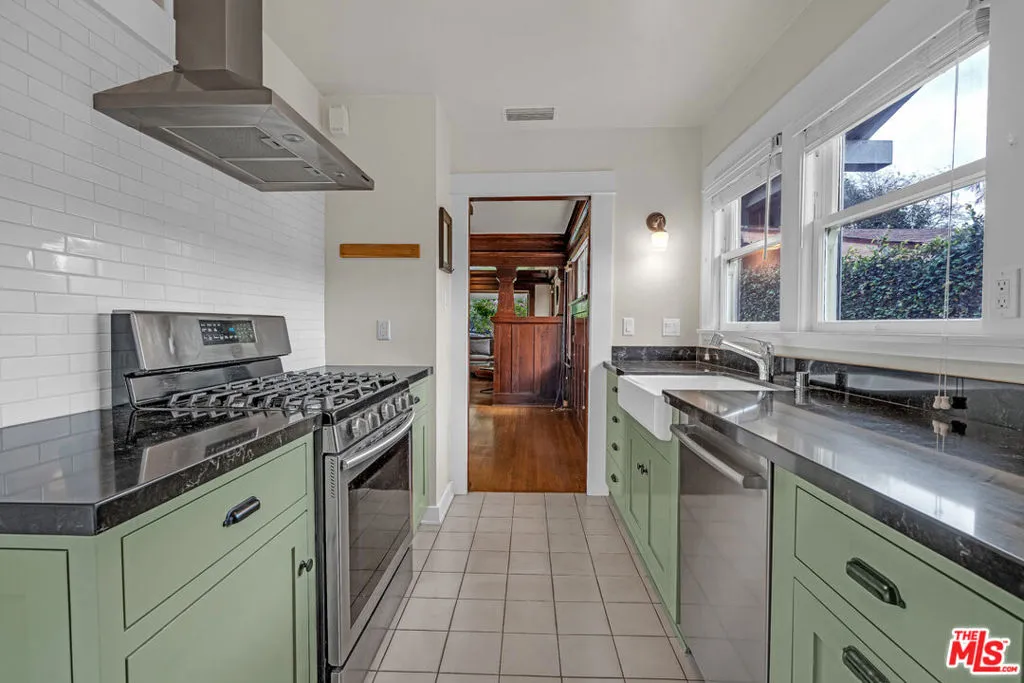 1331 N Cherokee Avenue, Los Angeles, California 90028 home-pic-16