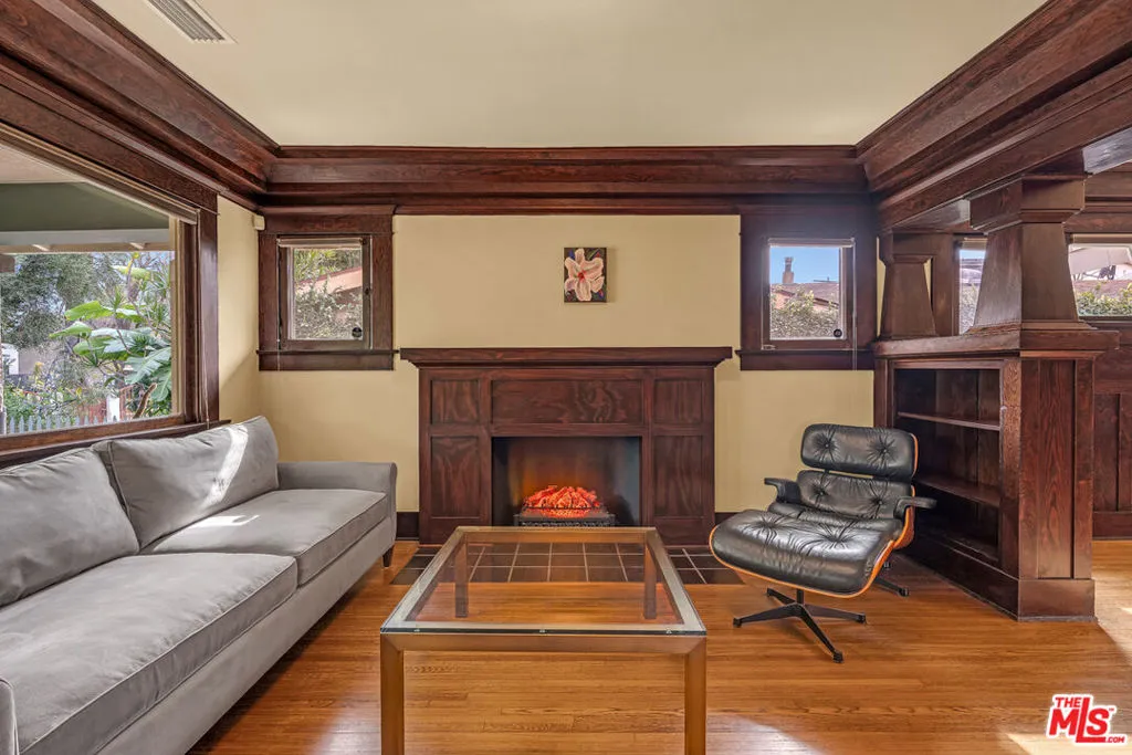 1331 N Cherokee Avenue, Los Angeles, California 90028 home-pic-10