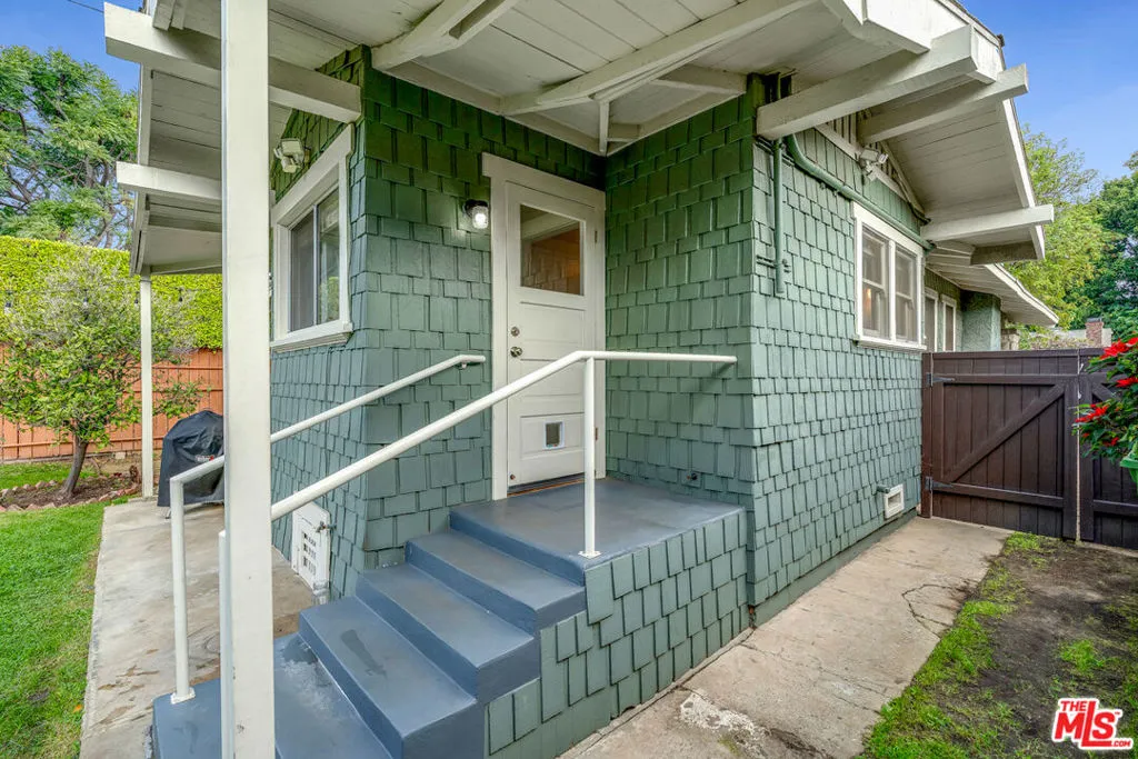 1331 N Cherokee Avenue, Los Angeles, California 90028 home-pic-27
