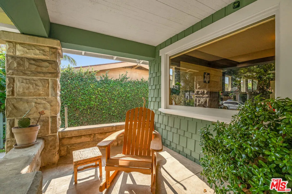 1331 N Cherokee Avenue, Los Angeles, California 90028 home-pic-7