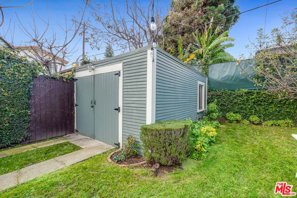 1331 N Cherokee Avenue, Los Angeles, California 90028 home-pic-33