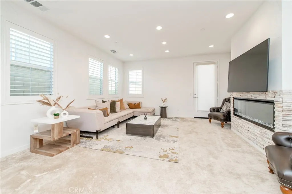 3873 Cranbrook Paseo, Ontario, California 91761 home-pic-10