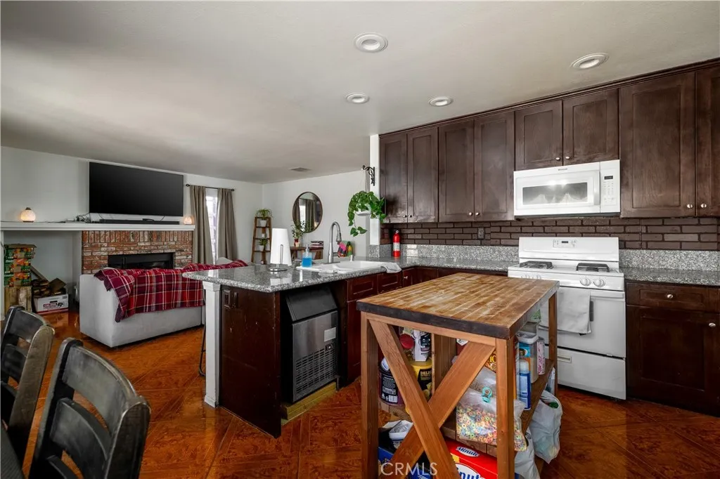 24780 Suburban, Moreno Valley, California 92551 home-pic-11