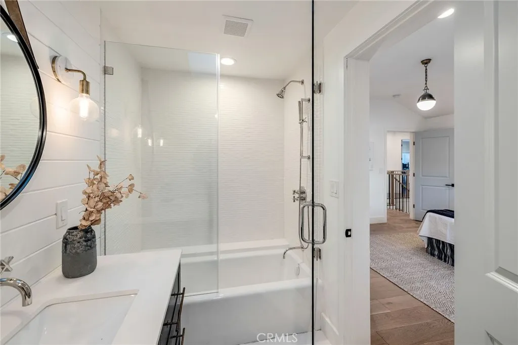 1450 6th Street, Manhattan Beach, California 90266 home-pic-67