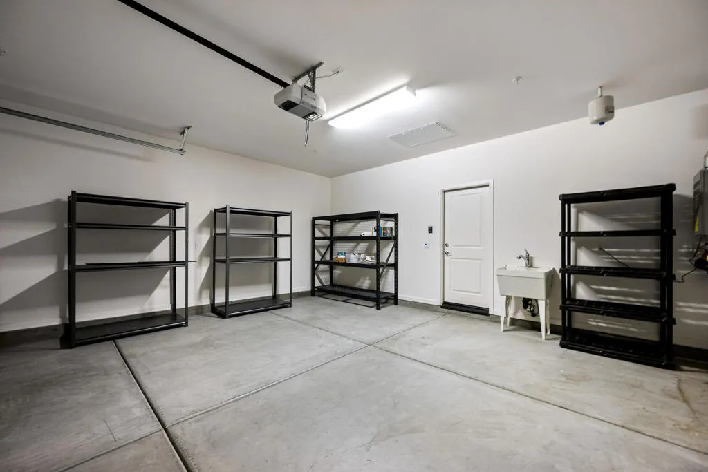82660 E Mccarroll Drive, Indio, California 92201 home-pic-35