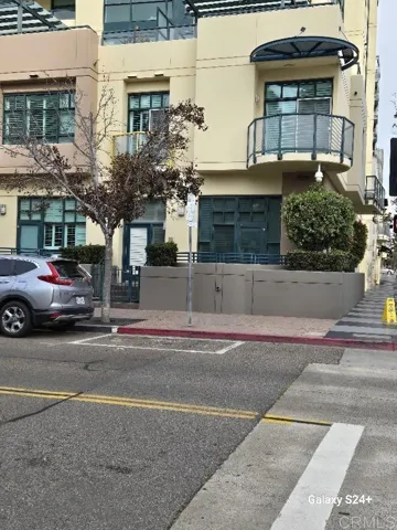 Townhouse End Unit