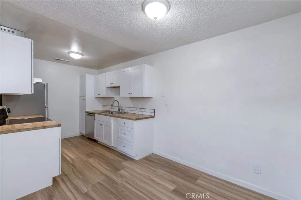 1221 N Peach Avenue 101, Fresno, California 93727 home-pic-11