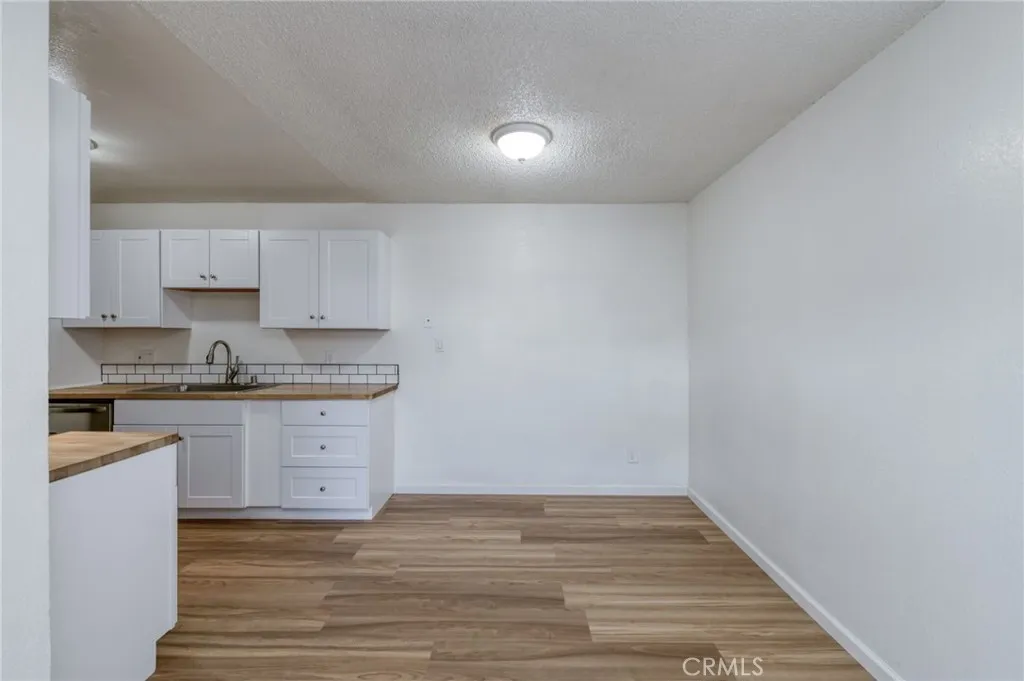1221 N Peach Avenue 101, Fresno, California 93727 home-pic-9