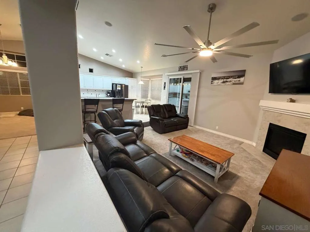 8874 Tamarisk Ave, Hesperia, California 92344 home-pic-9