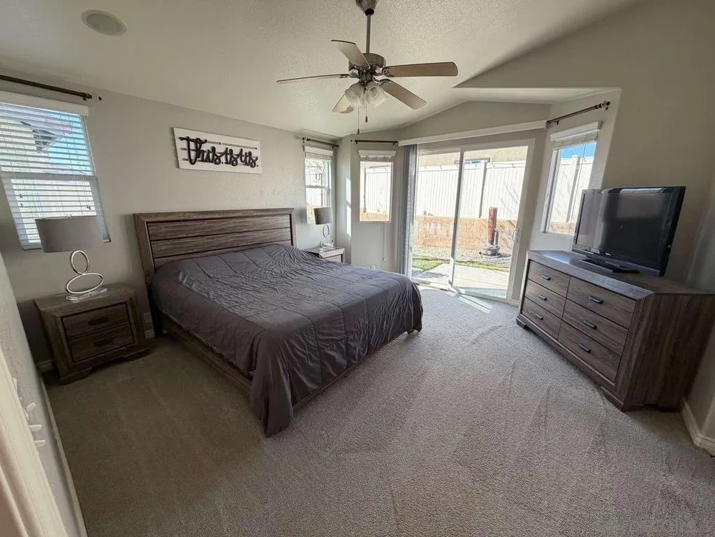 8874 Tamarisk Ave, Hesperia, California 92344 home-pic-13