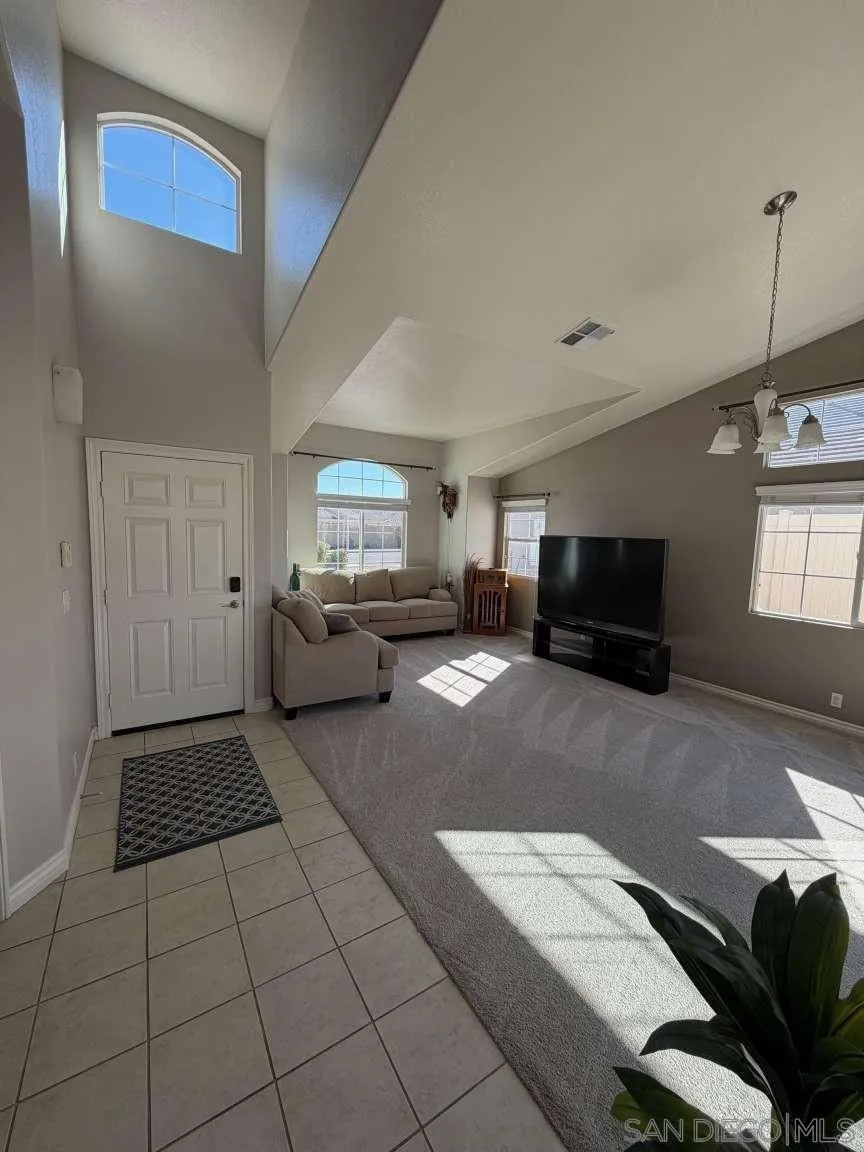 8874 Tamarisk Ave, Hesperia, California 92344 home-pic-4